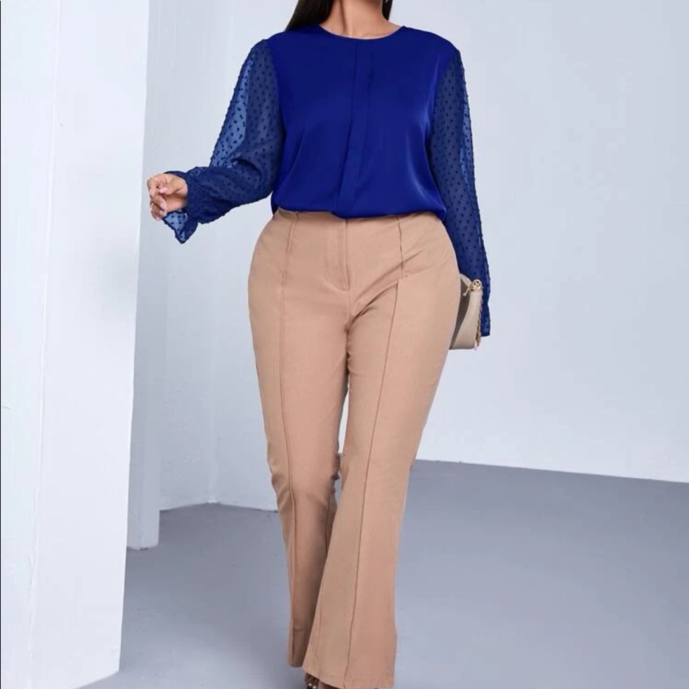 Blue Swiss dot flounce sleeve blouse - Picture 5 of 16